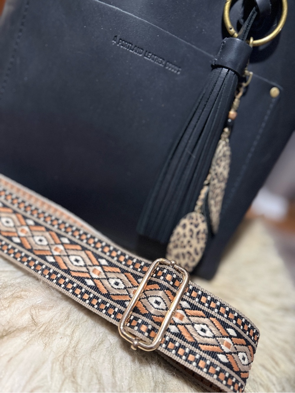 Portland Leather Classic Med Crossbody Tote extra strap, jumbo tassel, insert - Picture 2 of 5